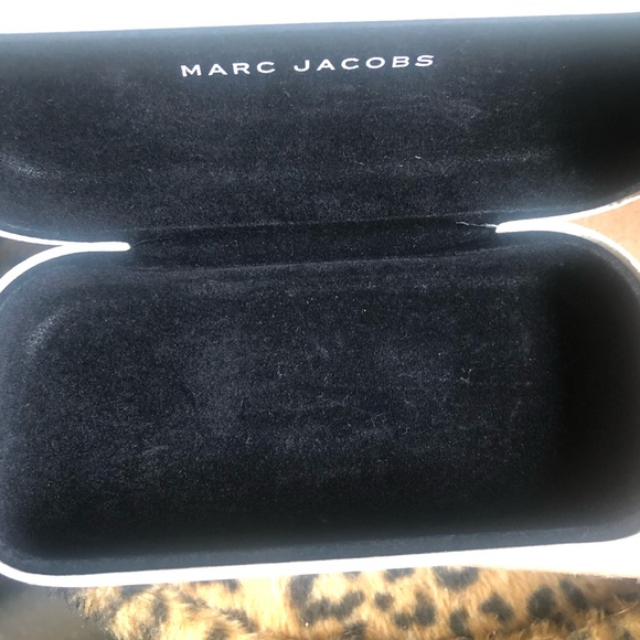 Marc Jacobs Glasses Case - Picture 6 of 6